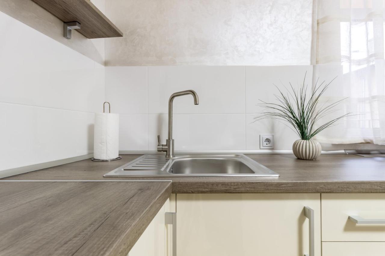 City Center Vip Studio Apartment Lviv Exterior photo